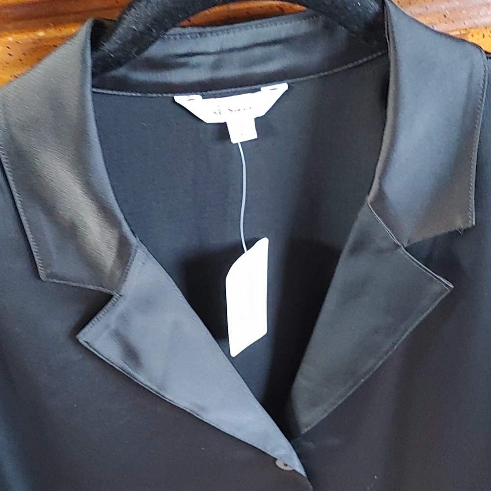 NWT WOMEN'S BLACK SHORT SLEEVE SATIN BUTTON DOWN BLOUSE SIZE MEDIUM - Picture 5 of 10